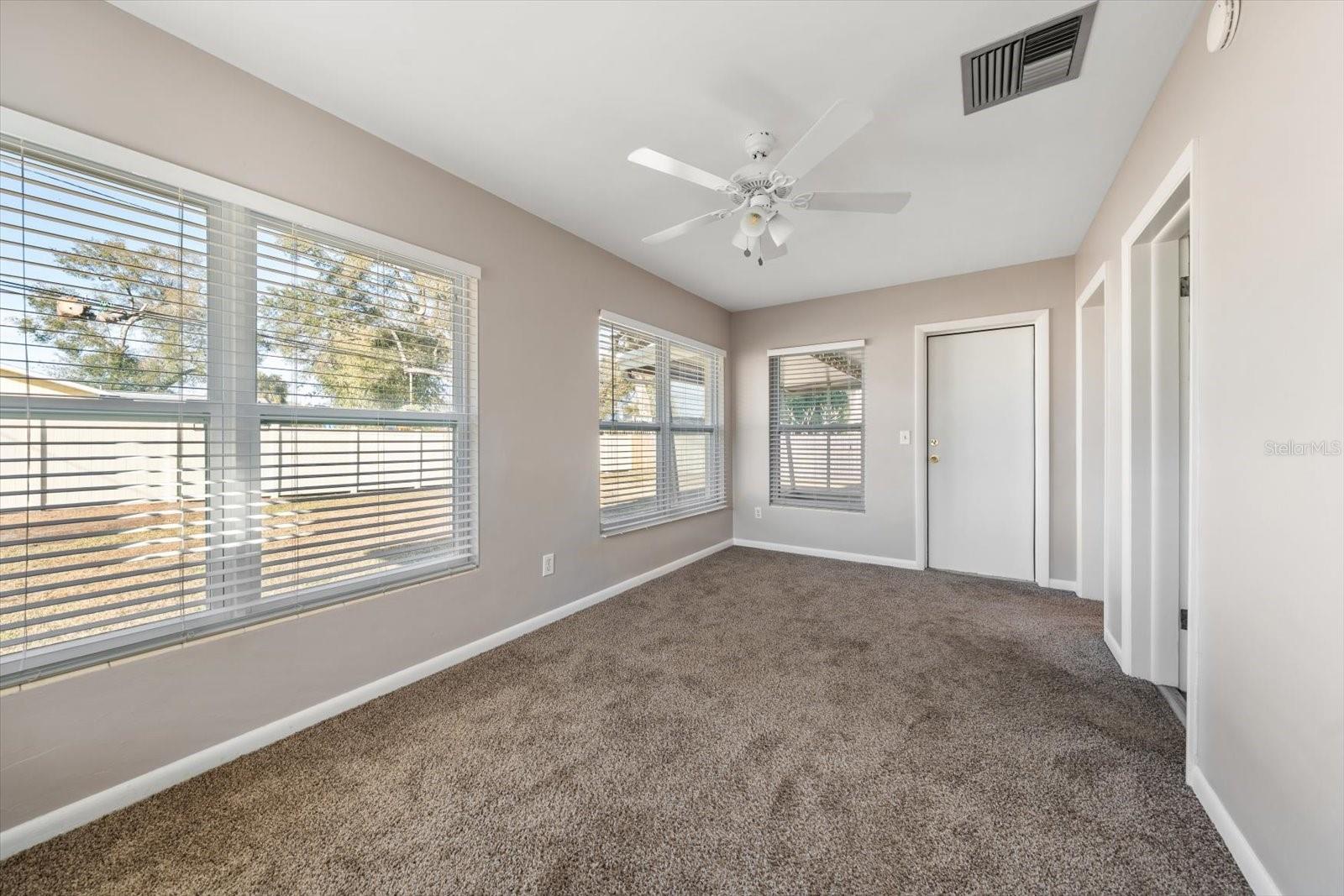 PINE OAK 1ST ADD - Residential Lease