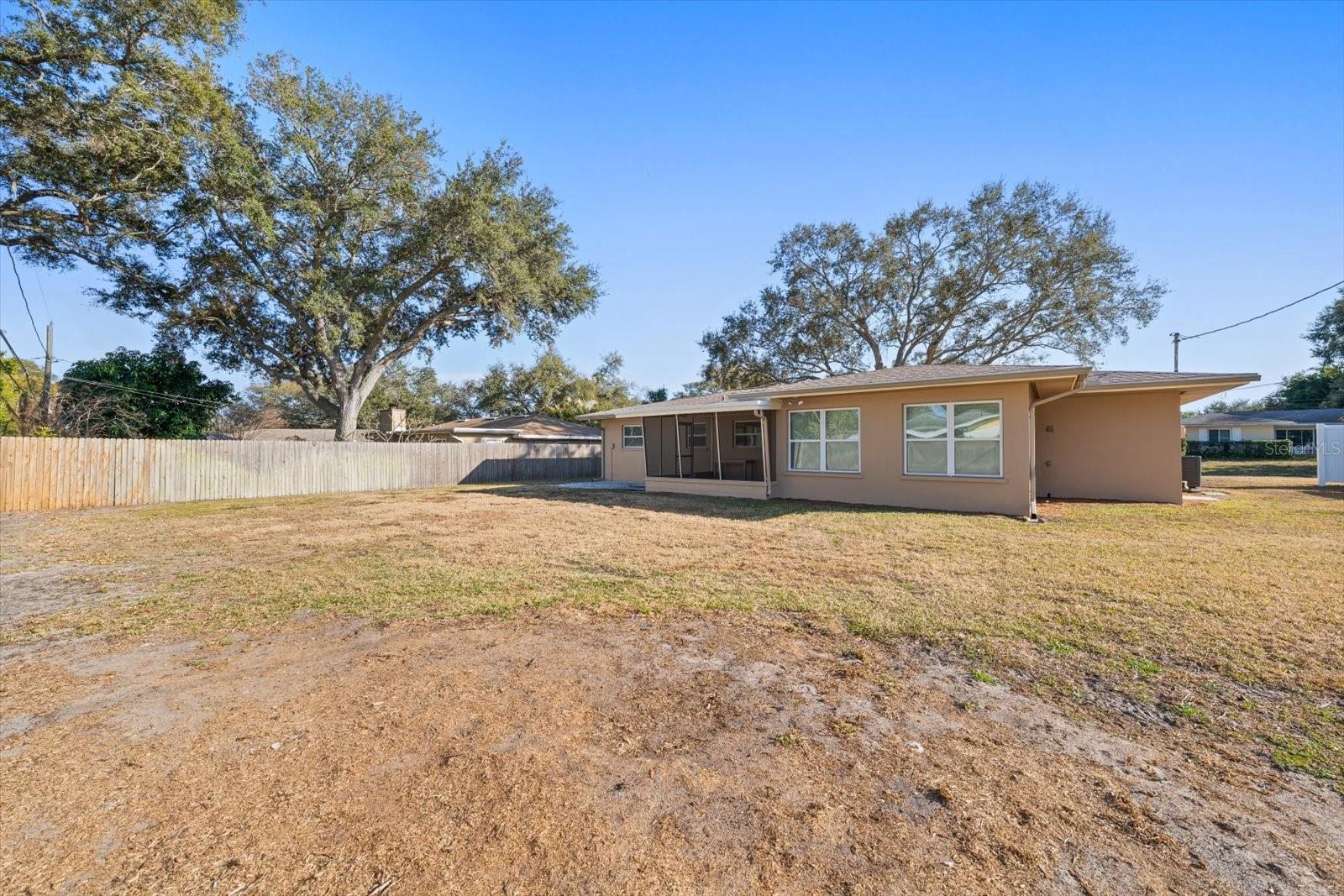 PINE OAK 1ST ADD - Residential Lease