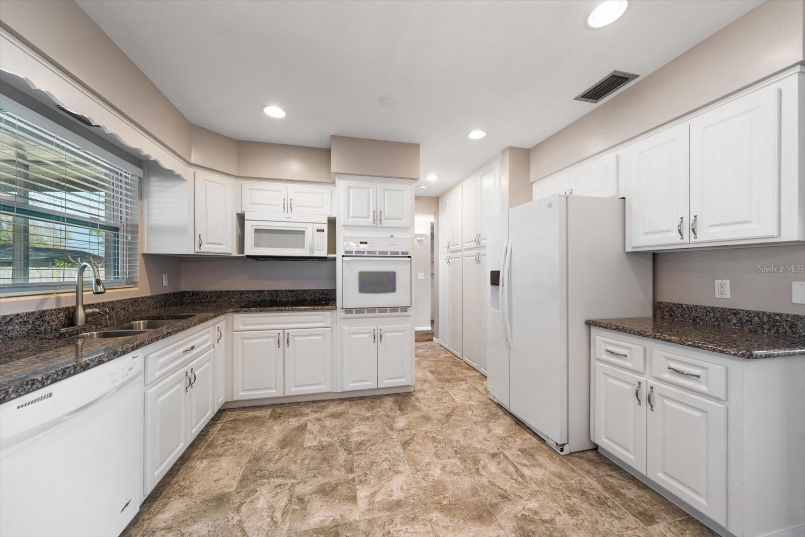 PINE OAK 1ST ADD - Residential Lease