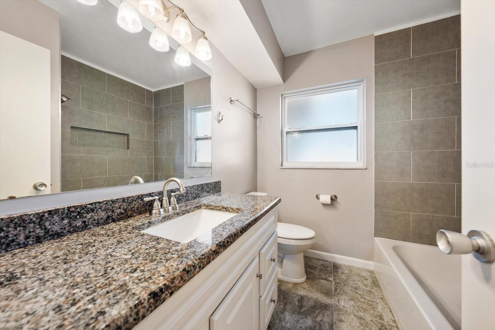 PINE OAK 1ST ADD - Residential Lease