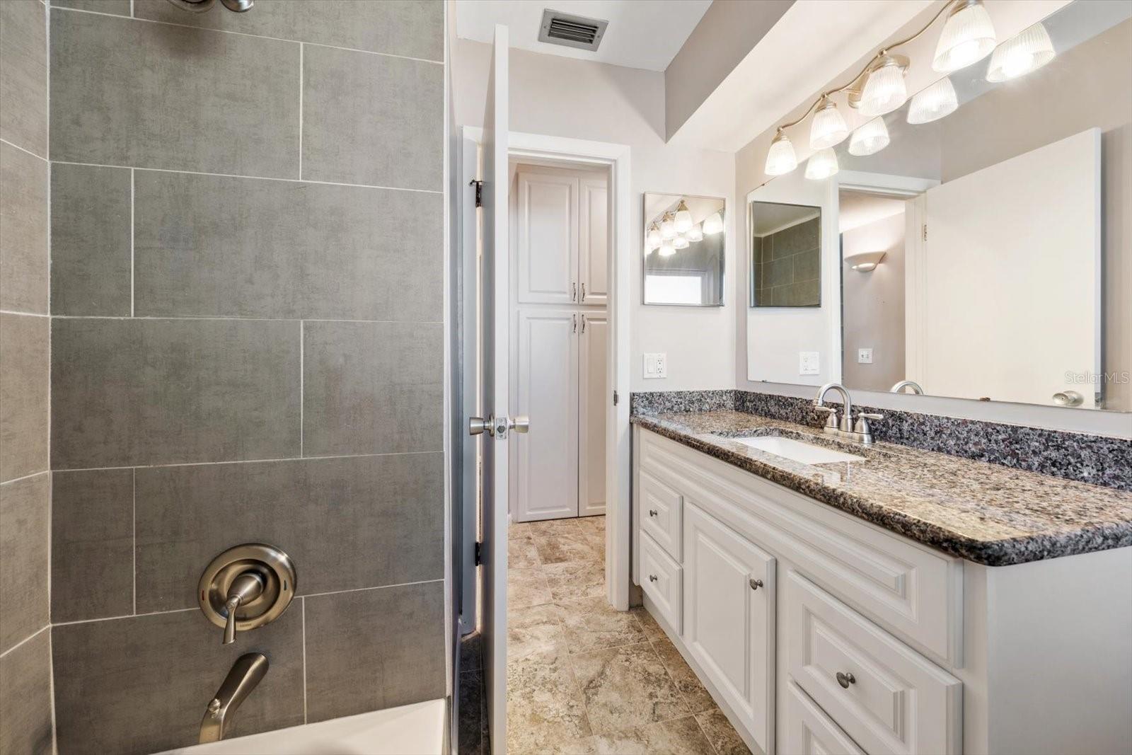 PINE OAK 1ST ADD - Residential Lease