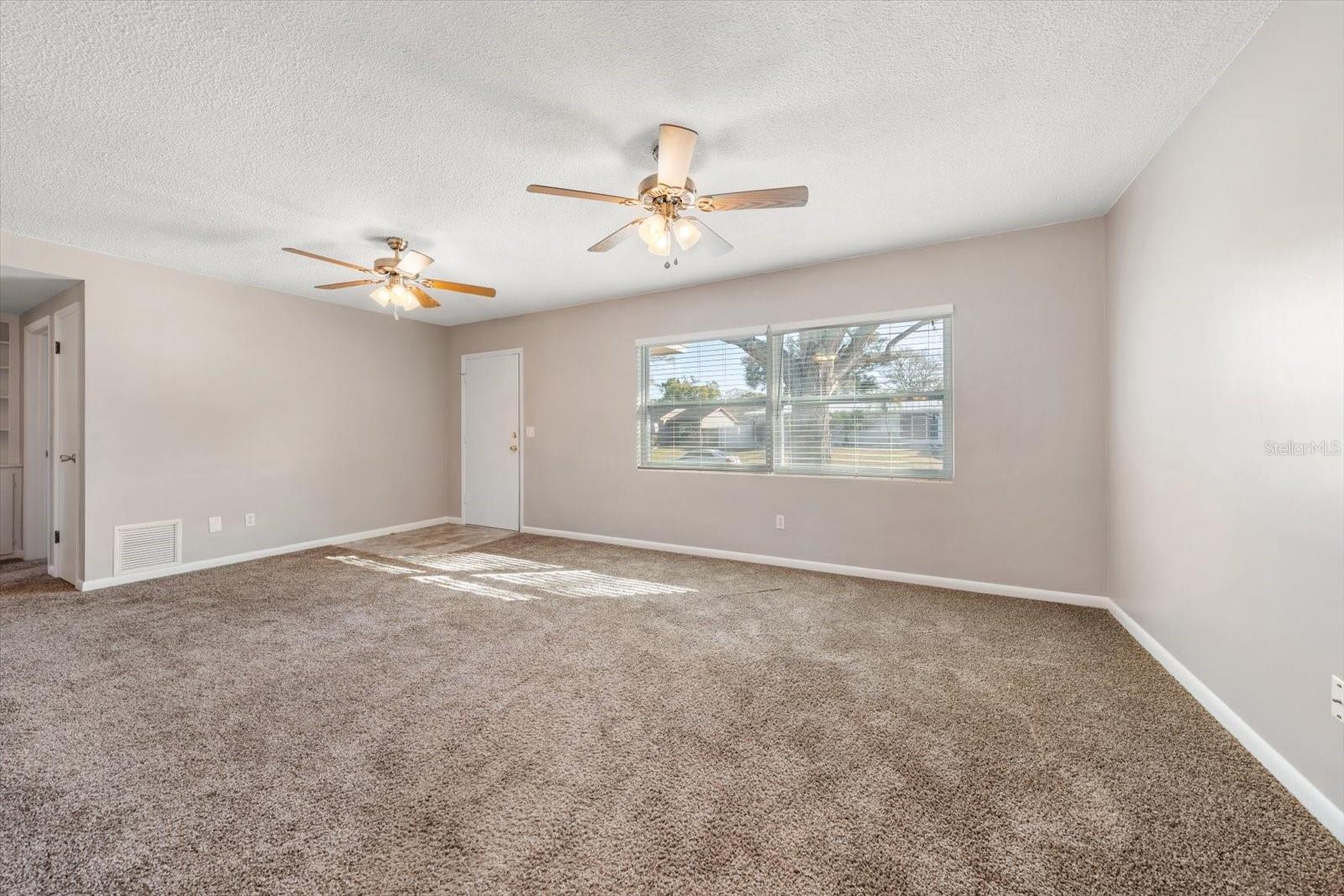 PINE OAK 1ST ADD - Residential Lease