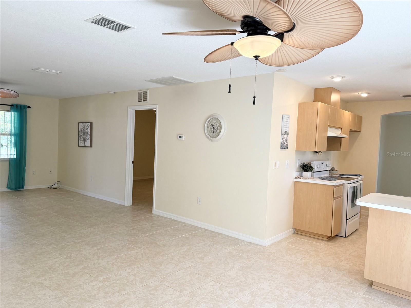 OAKWOOD VILLAGE BEVERLY HILLS PH 01 - Residential