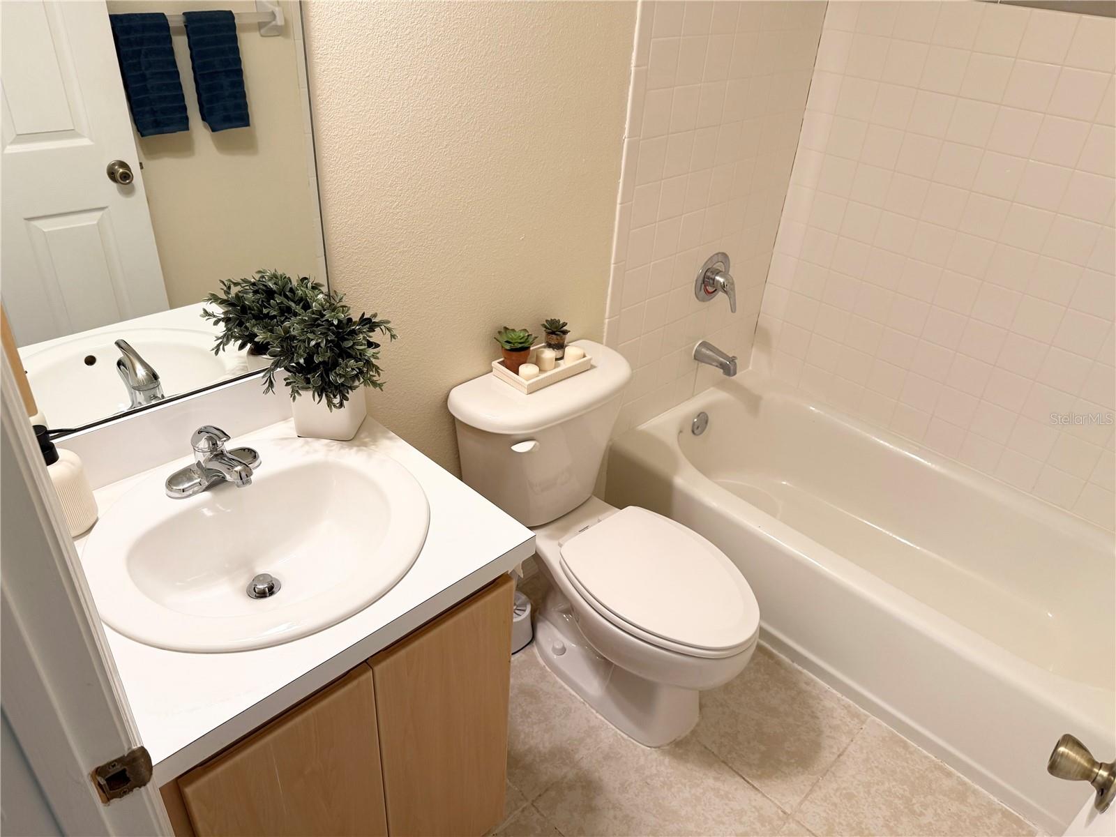OAKWOOD VILLAGE BEVERLY HILLS PH 01 - Residential