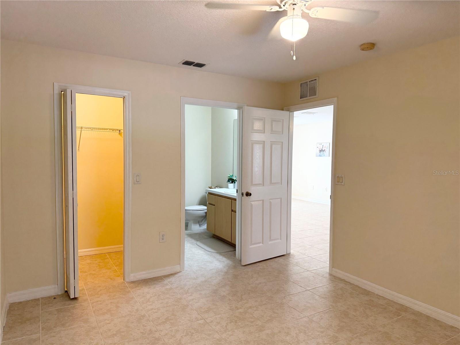 OAKWOOD VILLAGE BEVERLY HILLS PH 01 - Residential