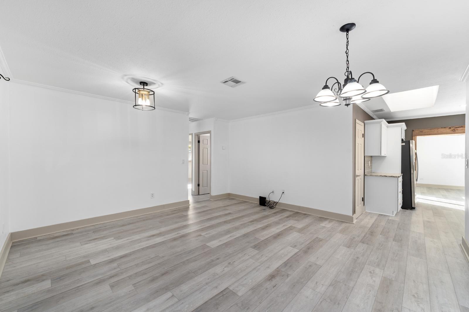 7490 LOCUST STREET NE