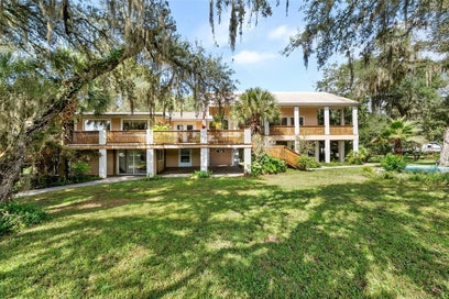 2033 SE HIGHWAY 317 OLD TOWN FL 32680