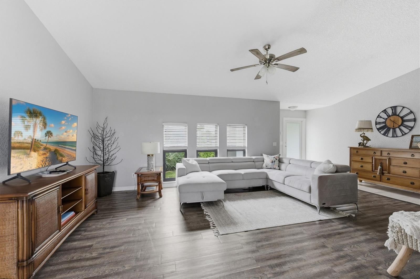 CHARLOTTE PARK - Residential