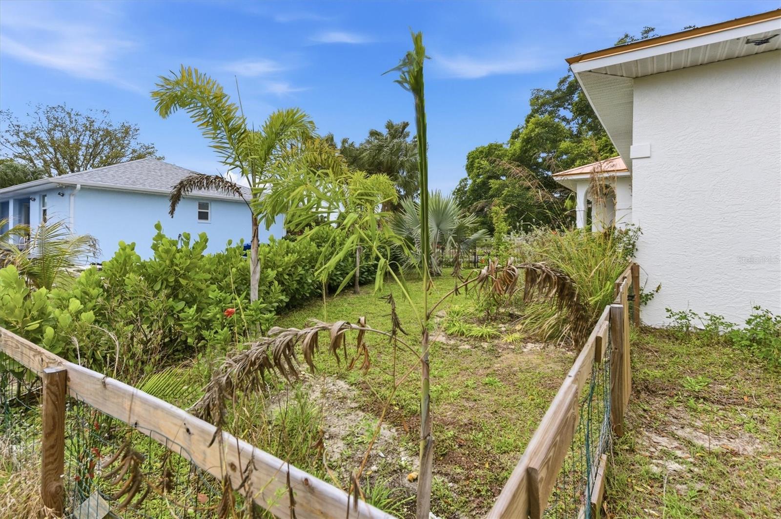 CHARLOTTE PARK - Residential