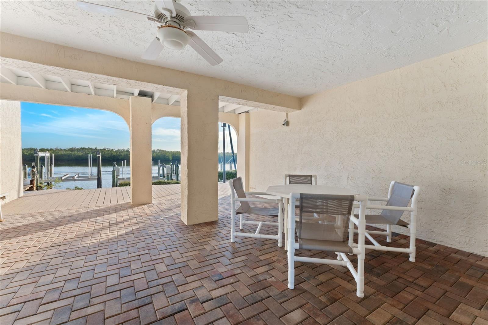907 BAHIA DEL SOL DRIVE