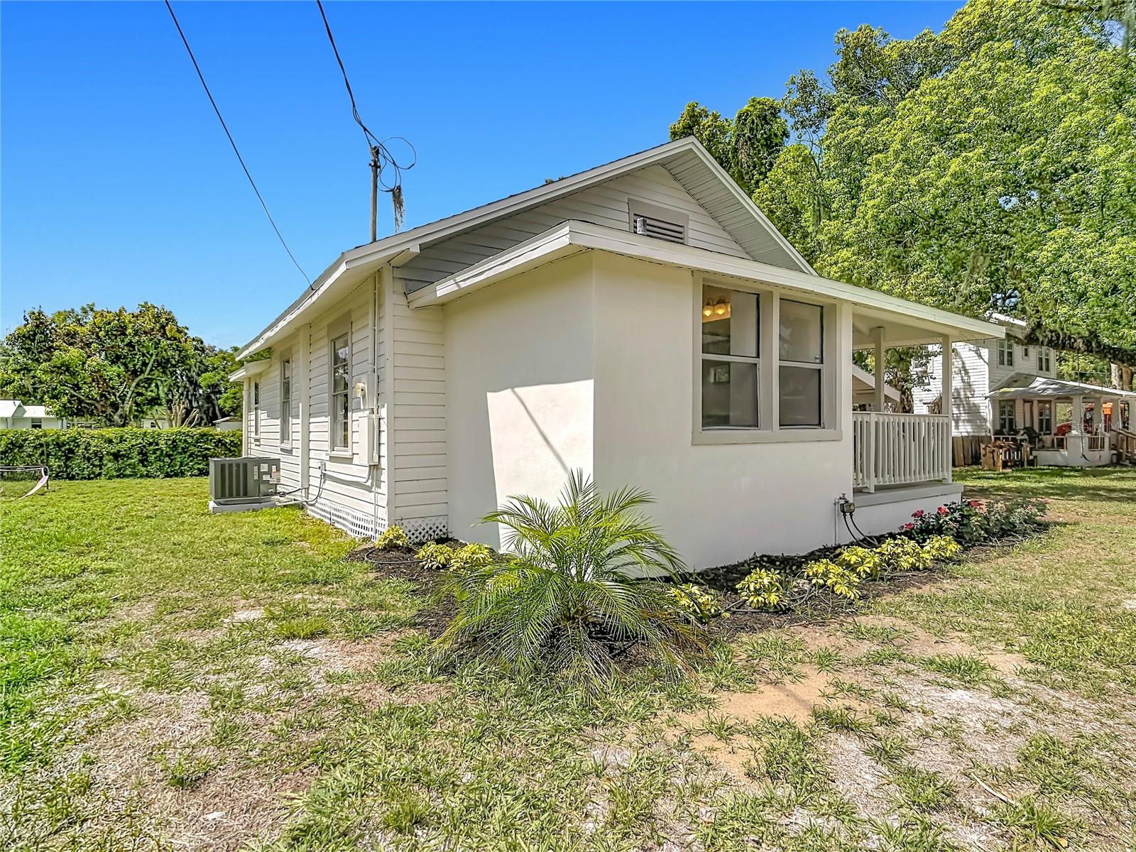 445 W HOOKER STREET