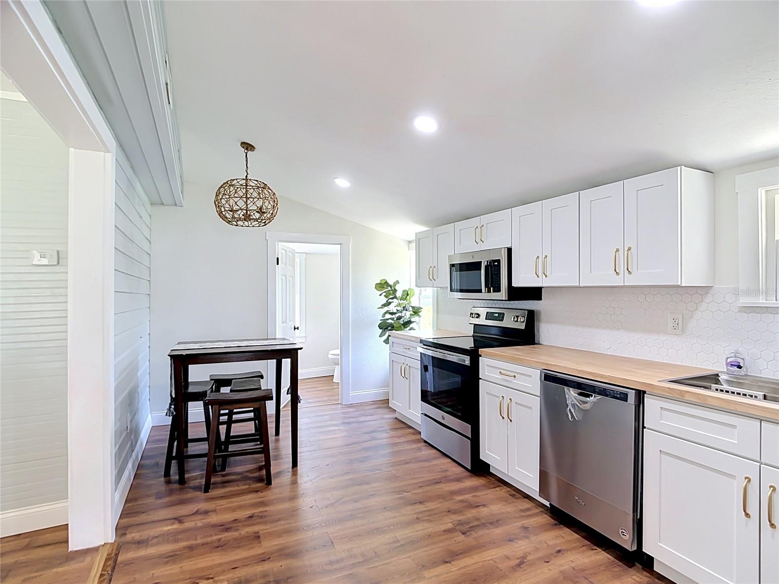 DUDLEYS 1ST ADD - Residential