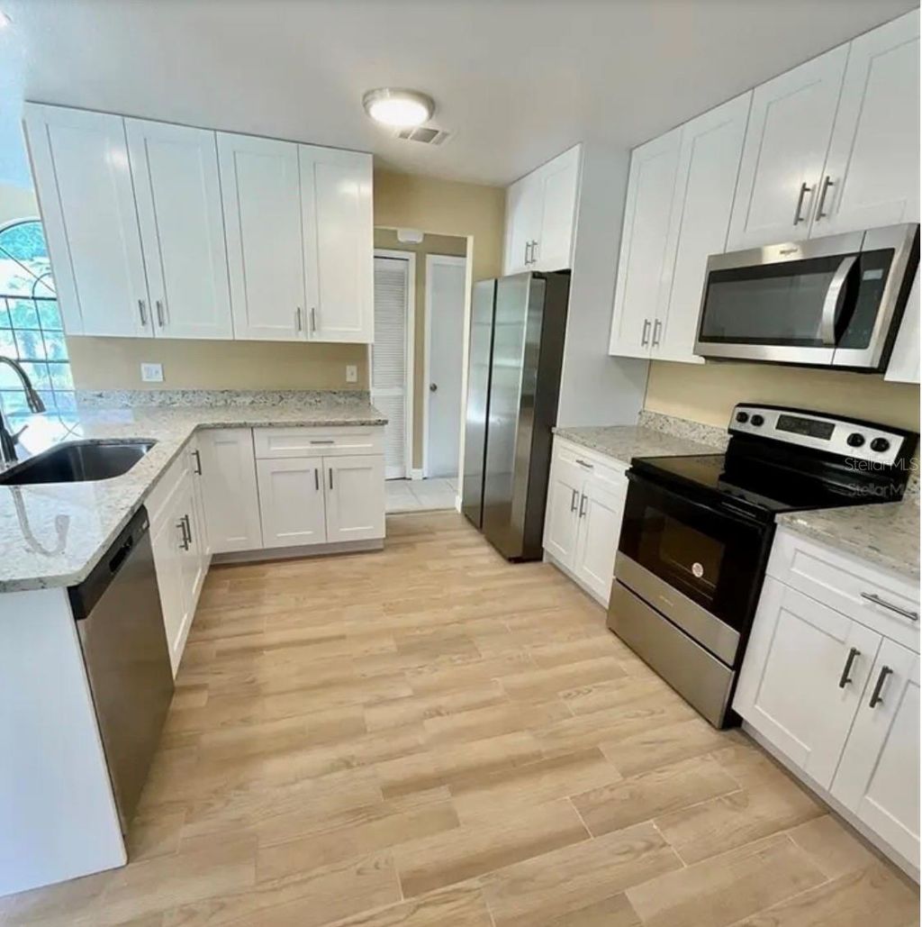 Photo of 708 Del Rio Way, Kissimmee, FL 34758 (MLS # O6390514)