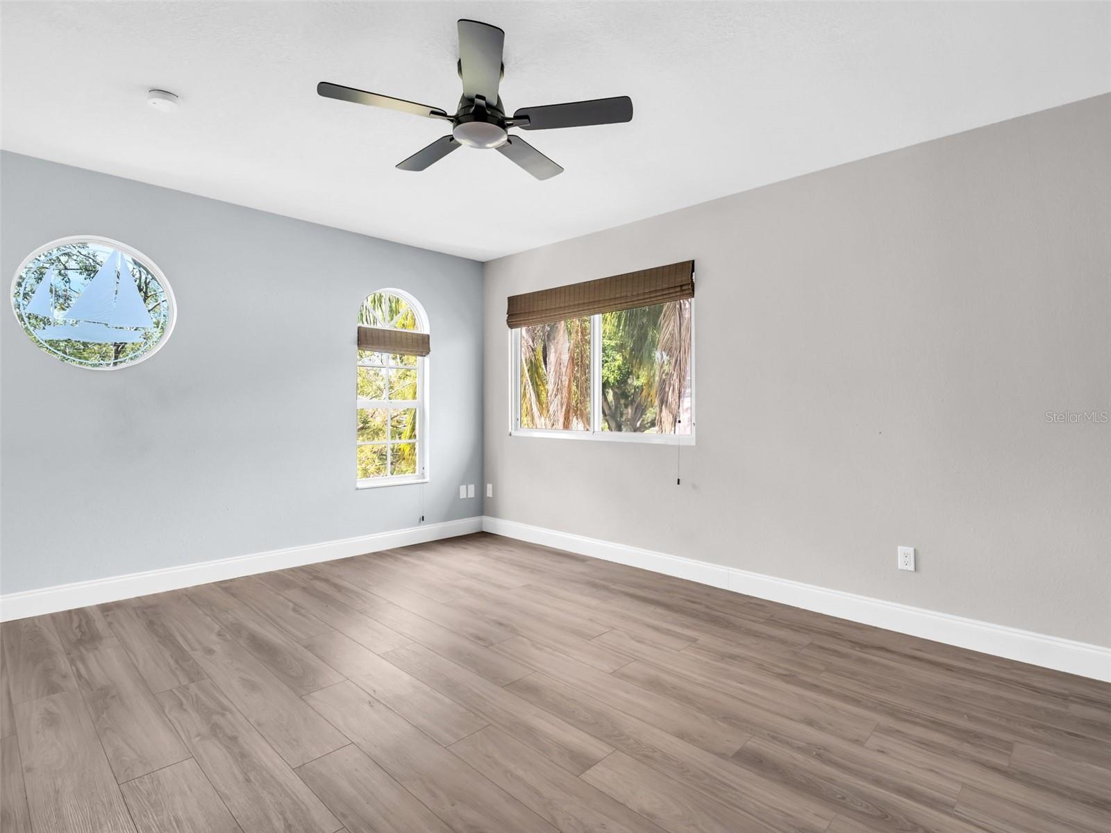 GOLDEN GATEWAY HOMES - Residential
