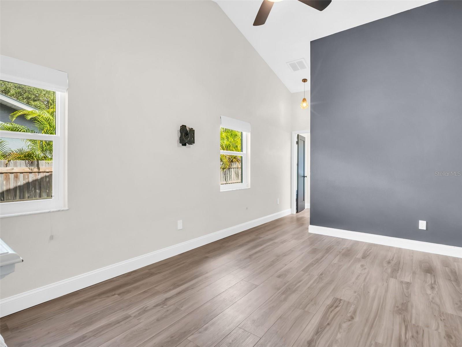 GOLDEN GATEWAY HOMES - Residential