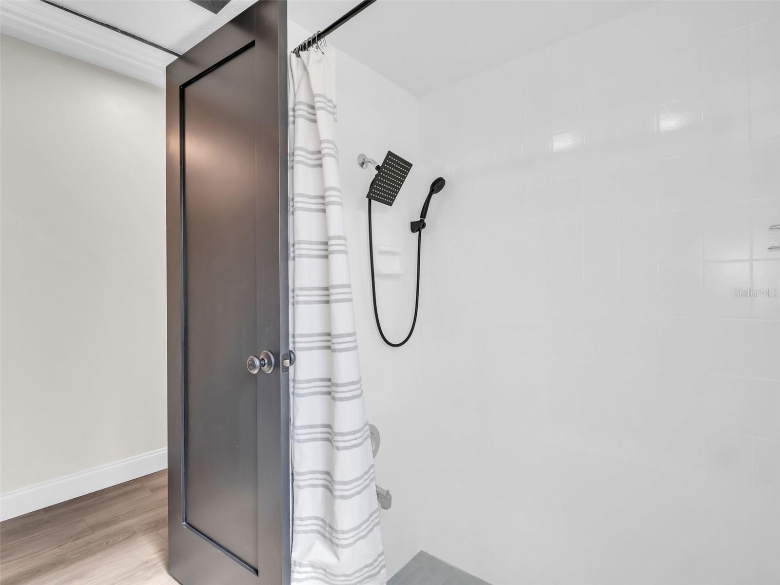 GOLDEN GATEWAY HOMES - Residential