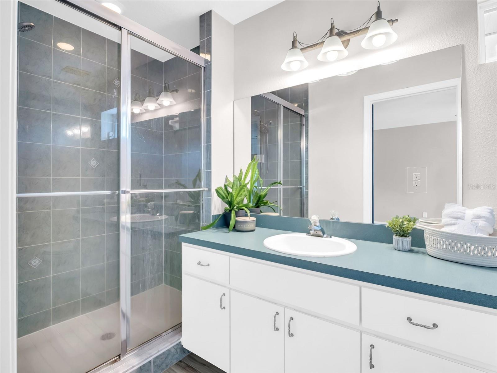 GOLDEN GATEWAY HOMES - Residential