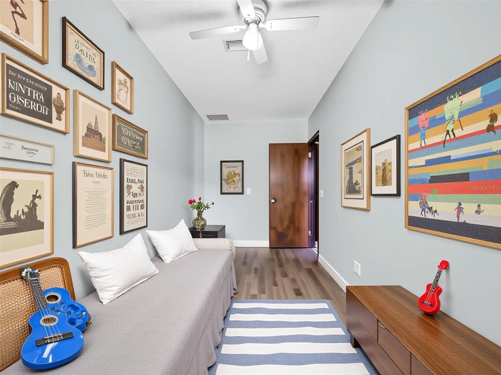 GOLDEN GATEWAY HOMES - Residential