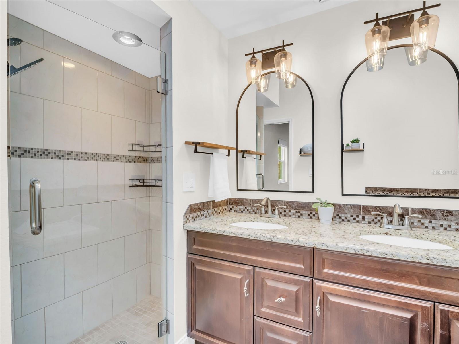 GOLDEN GATEWAY HOMES - Residential