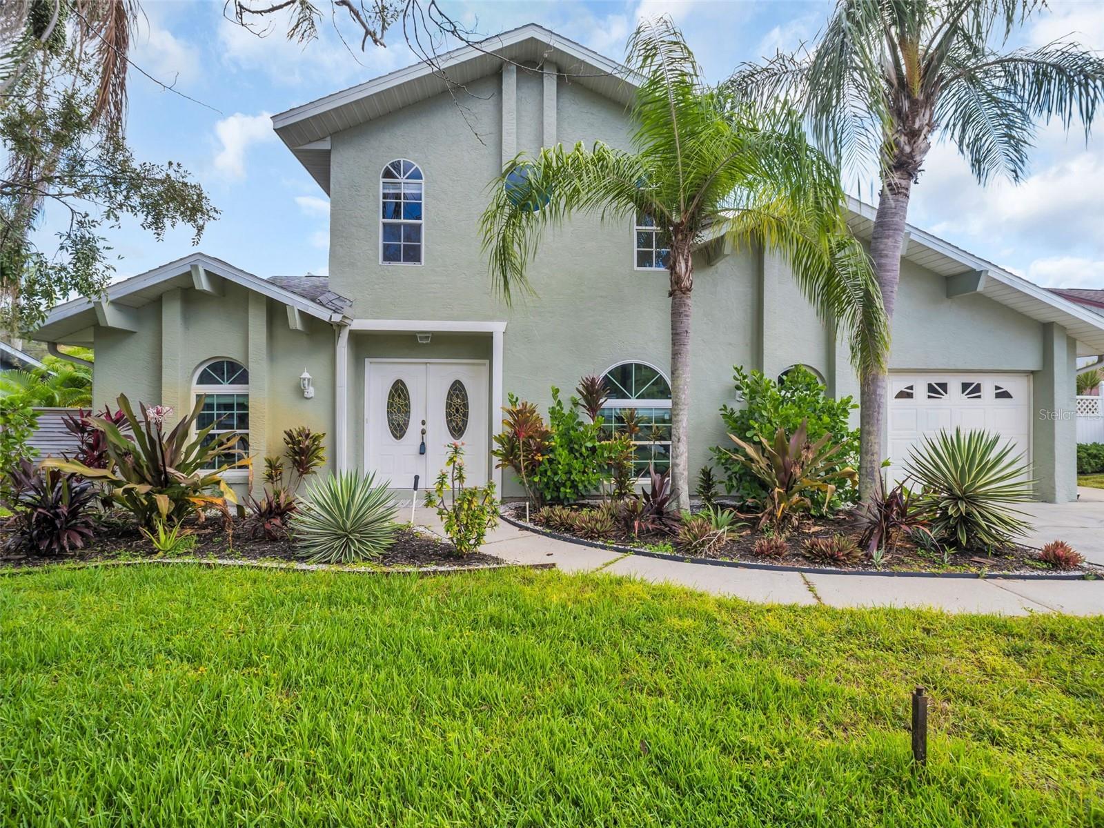 GOLDEN GATEWAY HOMES - Residential