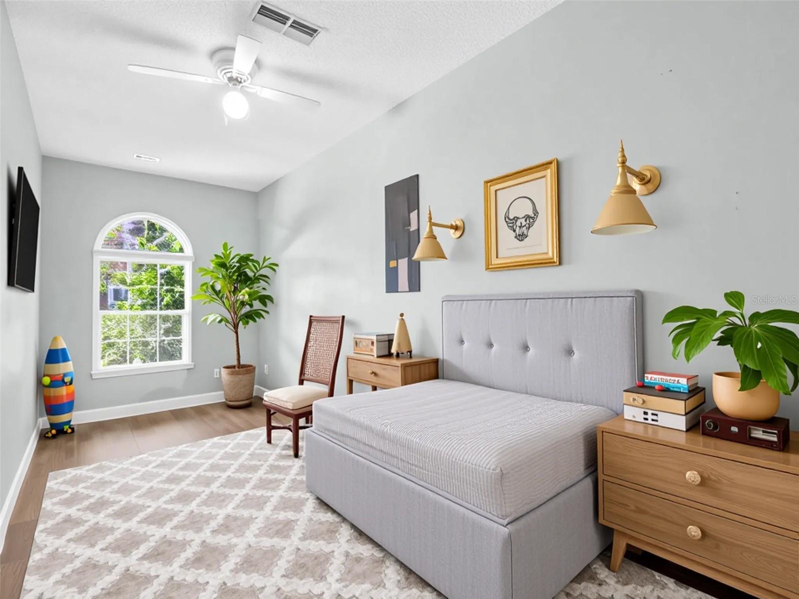 GOLDEN GATEWAY HOMES - Residential