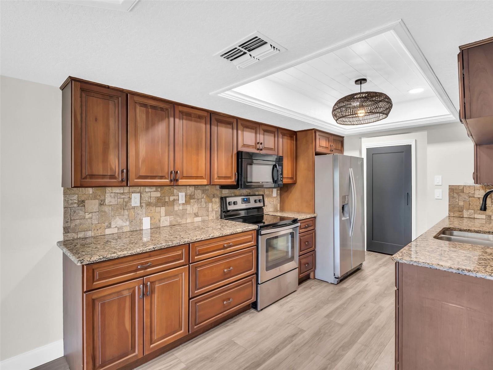 GOLDEN GATEWAY HOMES - Residential