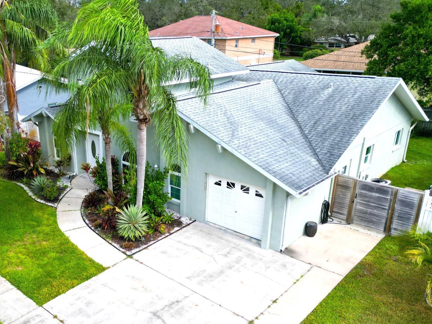 GOLDEN GATEWAY HOMES - Residential