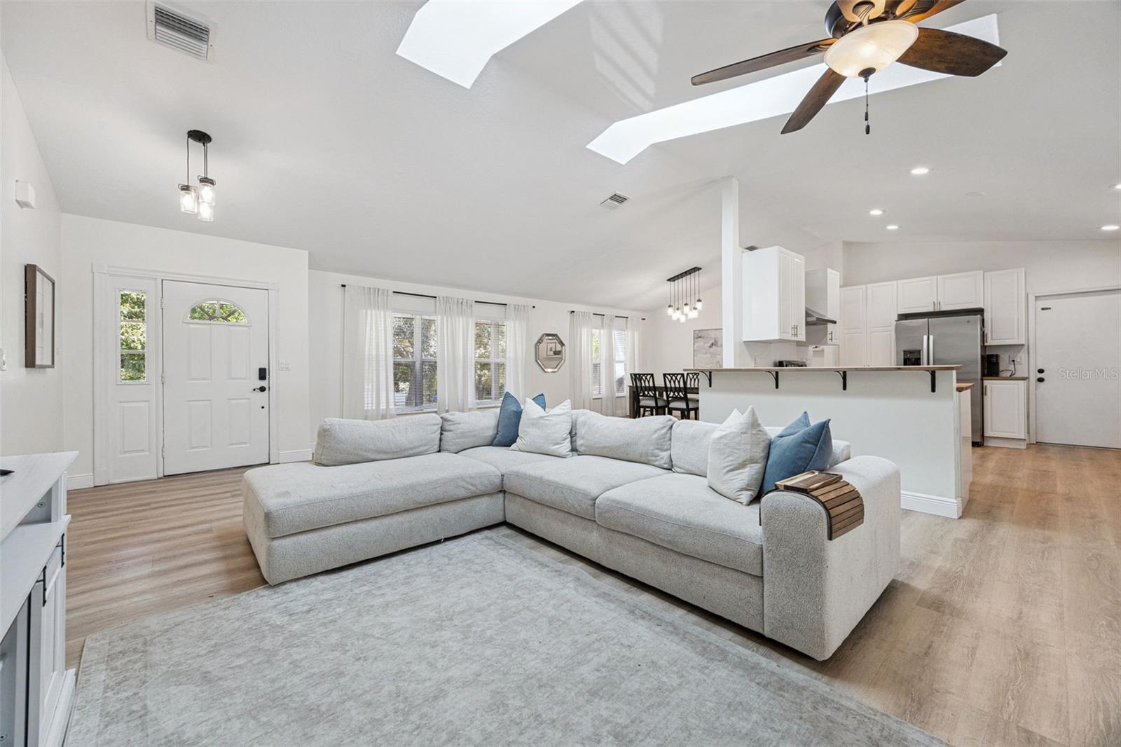 16045 HARBAR OAKS DRIVE
