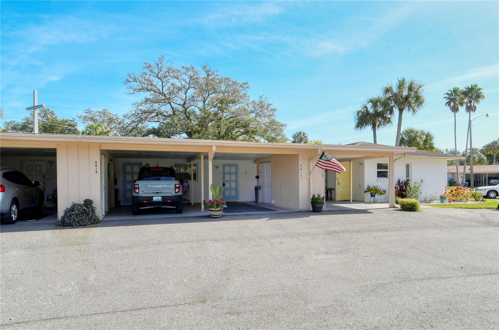 OAKWOOD VILLAS SEC D - Residential