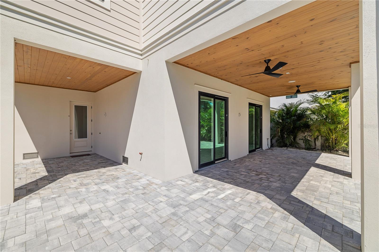 DAVIS ISLANDS PB10 PG52 TO 57 - Residential