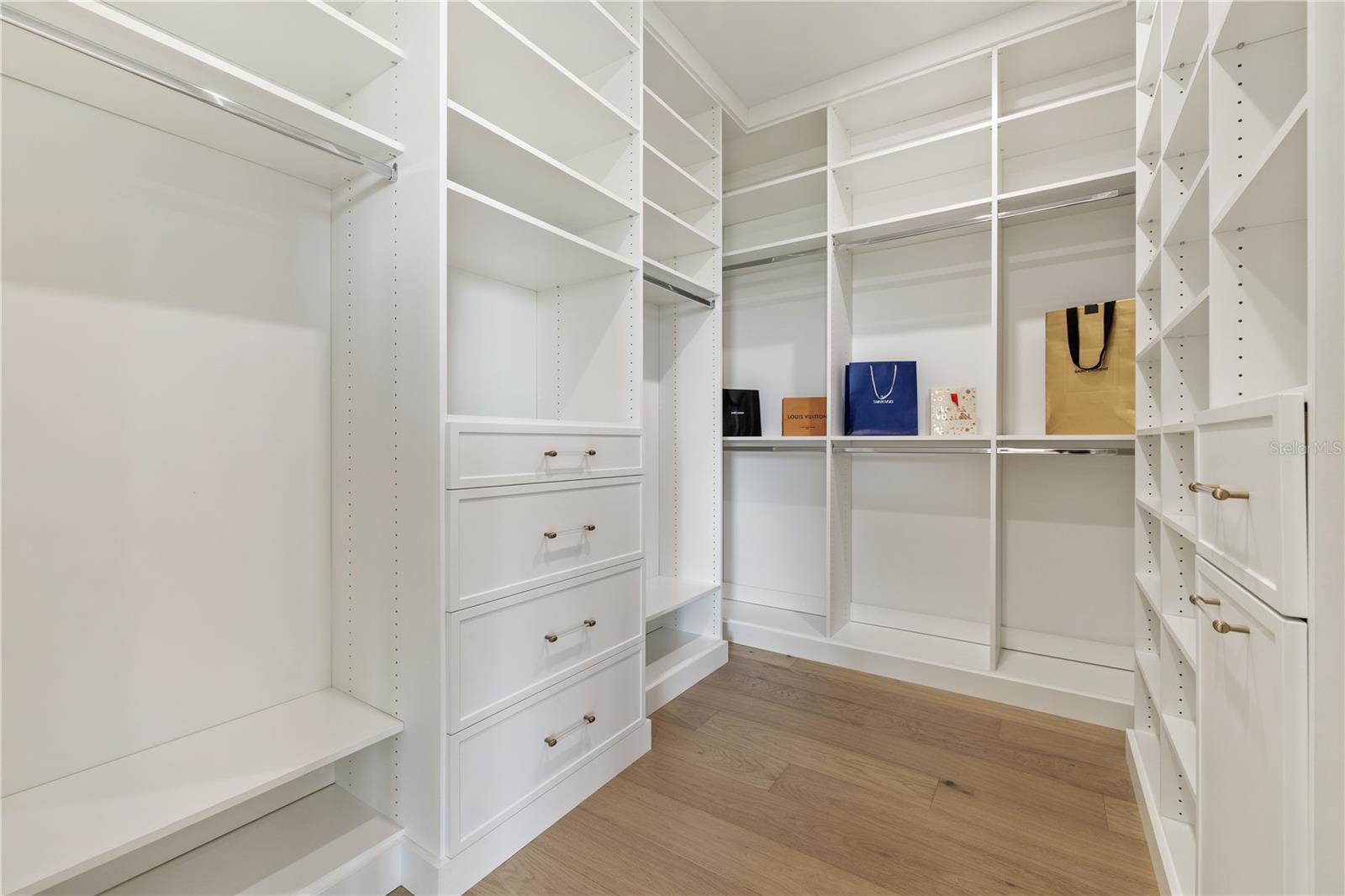 DAVIS ISLANDS PB10 PG52 TO 57 - Residential