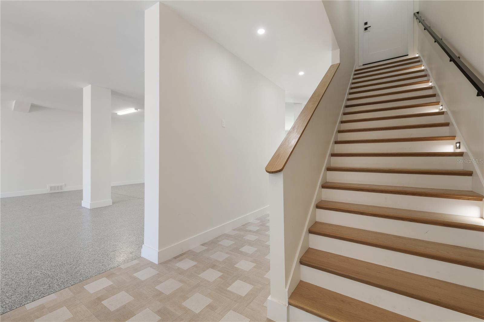 DAVIS ISLANDS PB10 PG52 TO 57 - Residential