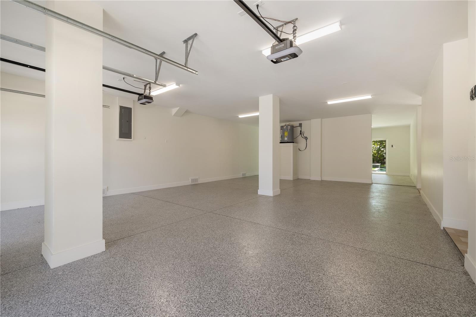 DAVIS ISLANDS PB10 PG52 TO 57 - Residential