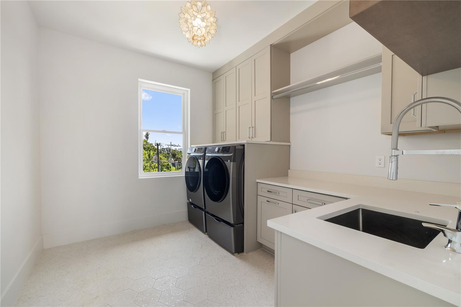 DAVIS ISLANDS PB10 PG52 TO 57 - Residential