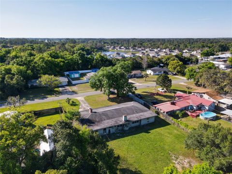 A home in DELAND