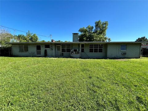 A home in DELAND