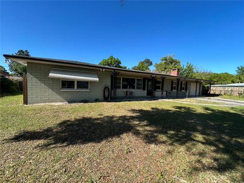 A home in DELAND