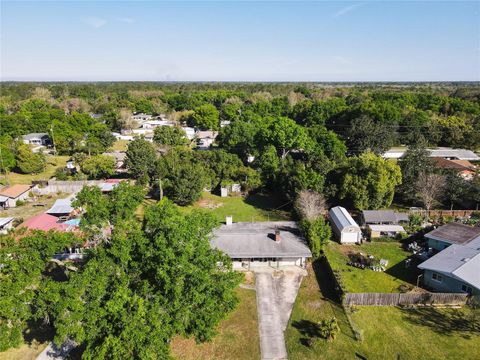 A home in DELAND