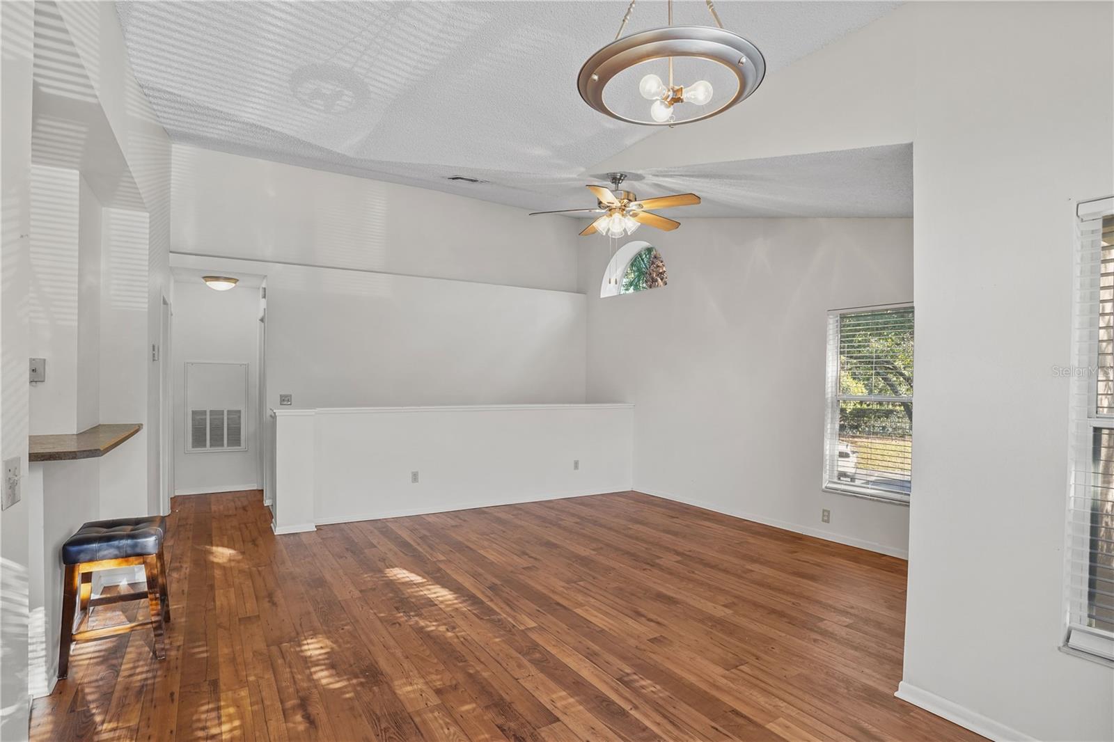 SIESTA LAGO CONDOS BLDG 16 - Residential