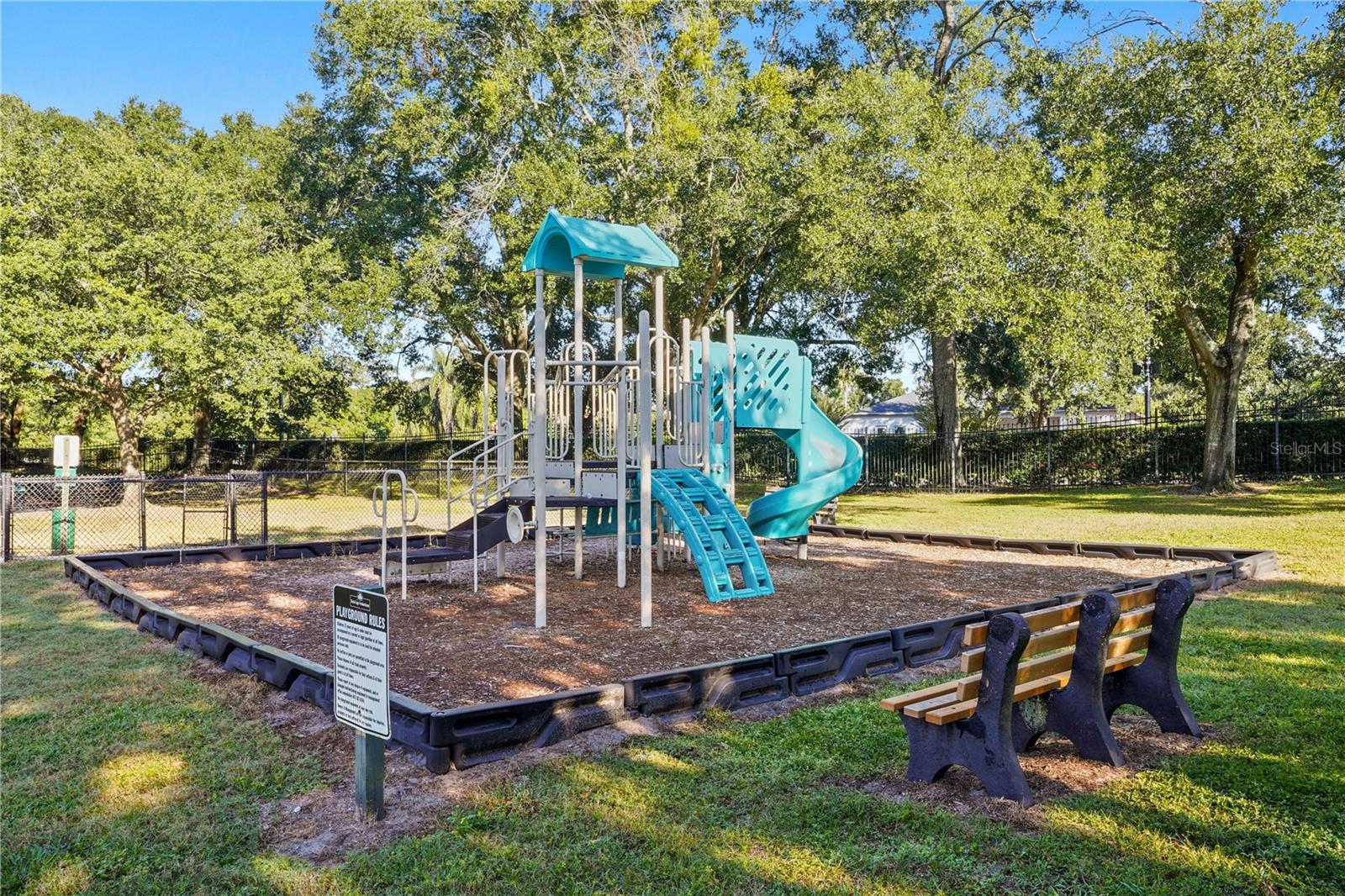 SIESTA LAGO CONDOS BLDG 16 - Residential