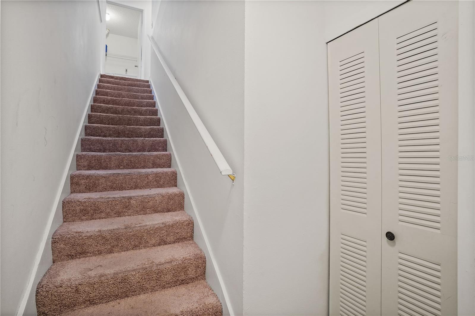 SIESTA LAGO CONDOS BLDG 16 - Residential