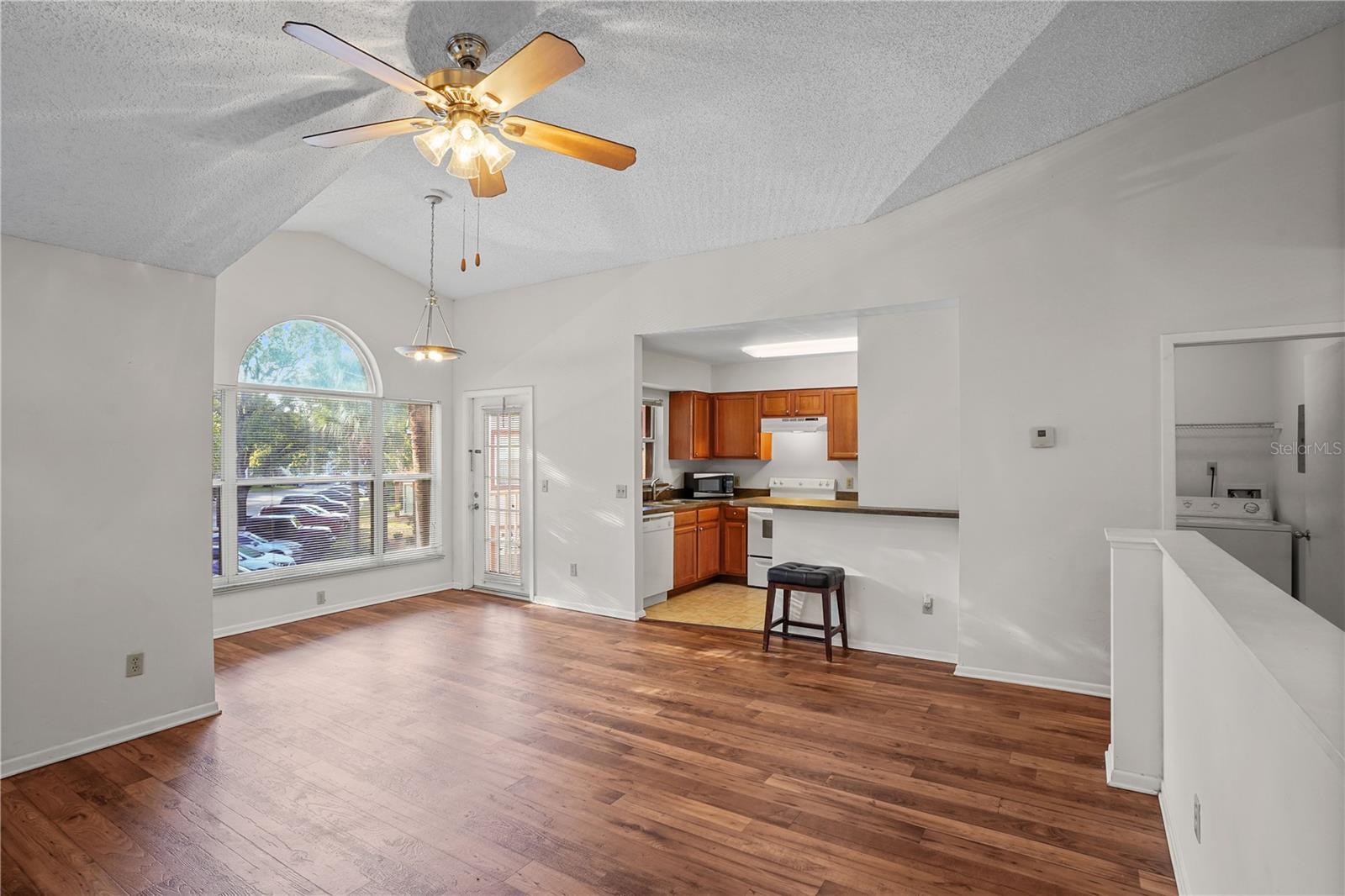 SIESTA LAGO CONDOS BLDG 16 - Residential