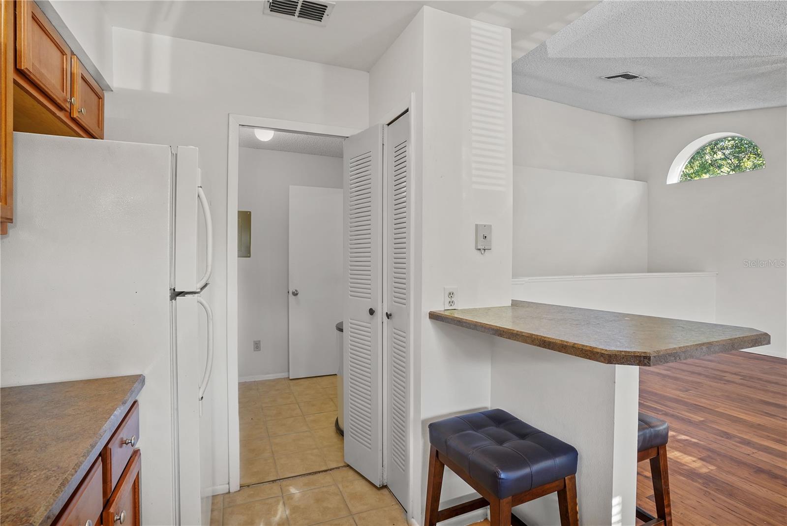 SIESTA LAGO CONDOS BLDG 16 - Residential