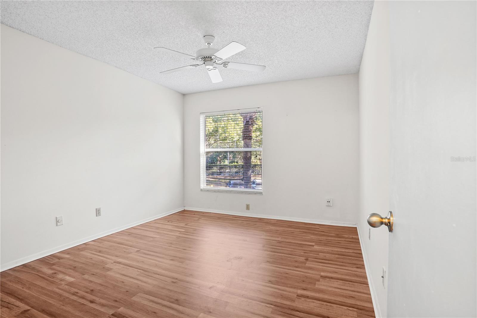 SIESTA LAGO CONDOS BLDG 16 - Residential