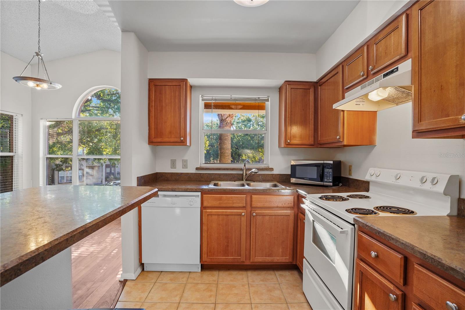 SIESTA LAGO CONDOS BLDG 16 - Residential