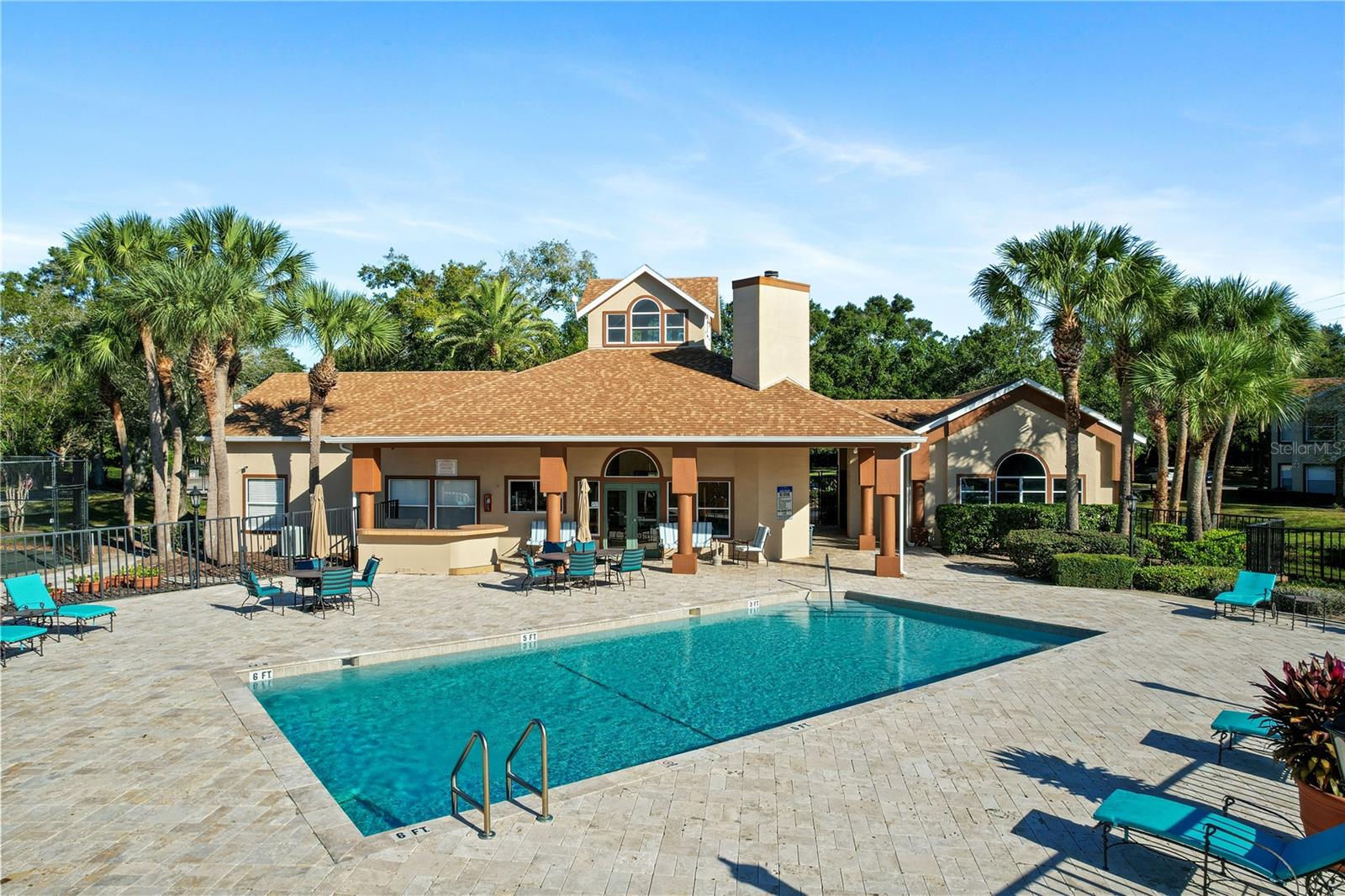 SIESTA LAGO CONDOS BLDG 16 - Residential