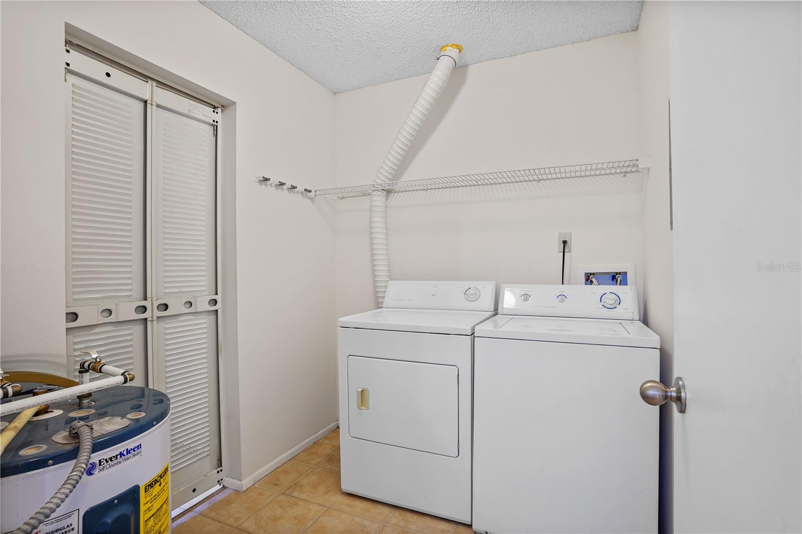 SIESTA LAGO CONDOS BLDG 16 - Residential