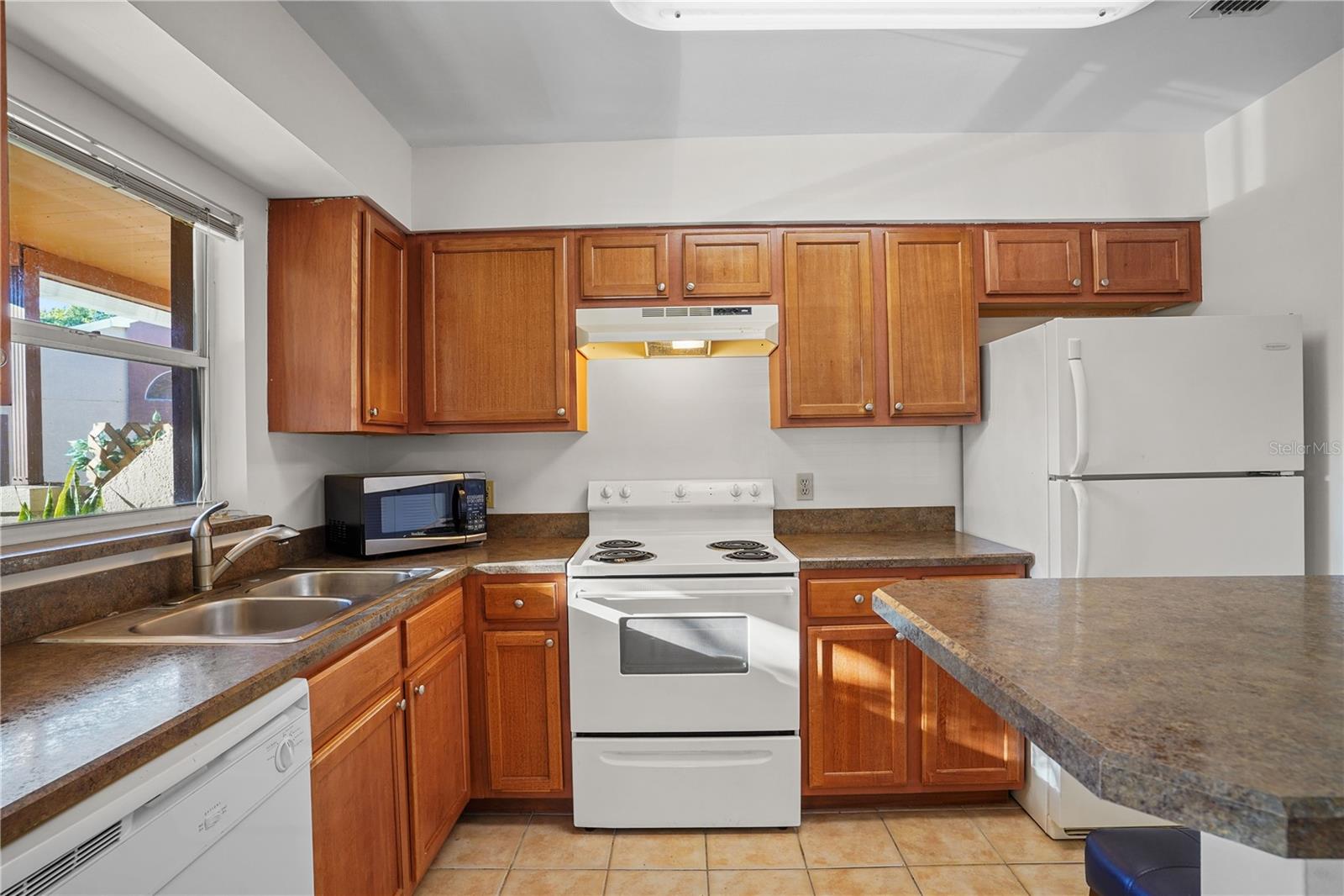 SIESTA LAGO CONDOS BLDG 16 - Residential