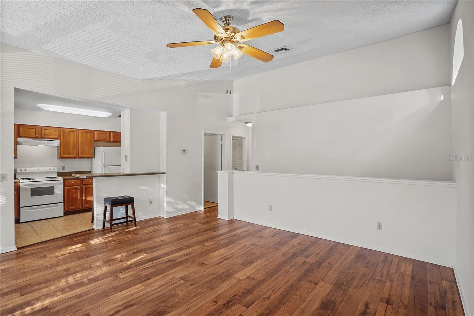 SIESTA LAGO CONDOS BLDG 16 - Residential