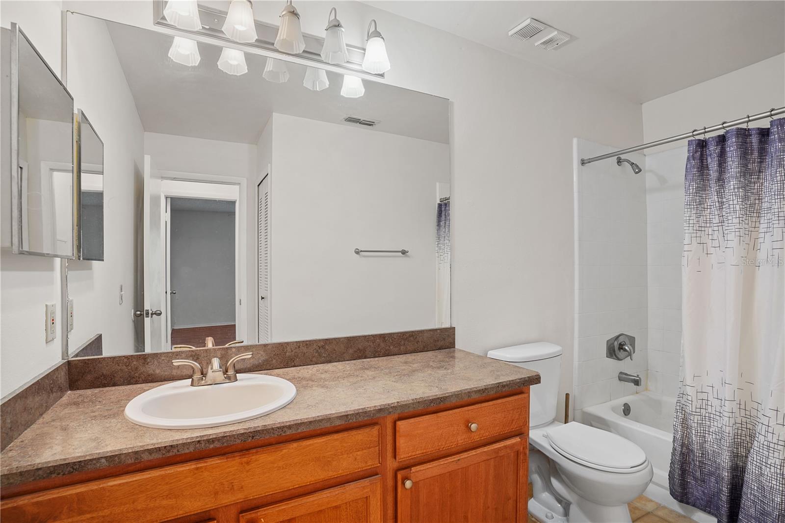 SIESTA LAGO CONDOS BLDG 16 - Residential